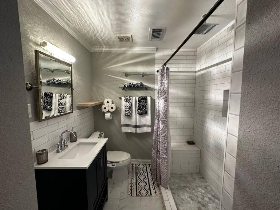 Apartamento Townhouse Near Midtown Houston Exterior foto